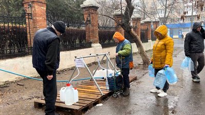 У Миколаєві резервуари з питною водою захистили від морозів У Миколаєві резервуари з питною водою захистили від морозів