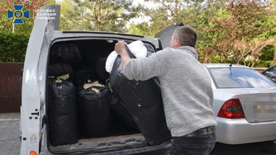 СБУ передала засоби індивідуального захисту лікарням Прикарпаття