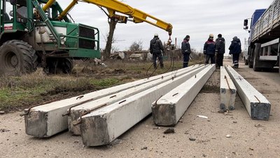 Майже десять місяців без електрики. Як відновлюють електропостачання в селі на Миколаївщині Майже десять місяців без електрики. Як відновлюють електропостачання в селі на Миколаївщині
