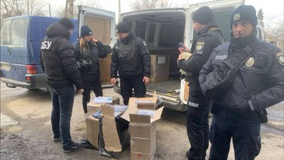 Вилучили понад три тисячі пачок: на Черкащині чоловік підпільно продавав сигарети