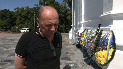 У Чернігові попрощалися з трьома військовими: Володимиром Королем, Вадимом Авраменком та Сергієм Волковим У Чернігові попрощалися з трьома військовими: Володимиром Королем, Вадимом Авраменком та Сергієм Волковим