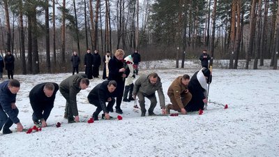 На Чернігівщині вшанували пам'ять жертв Корюківської трагедії На Чернігівщині вшанували пам'ять жертв Корюківської трагедії