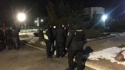 У Києві пікетують офіс Суспільного через перемогу Аліни Паш на Нацвідборі на Євробачення-2022 У Києві пікетують офіс Суспільного через перемогу Аліни Паш на Нацвідборі на Євробачення-2022