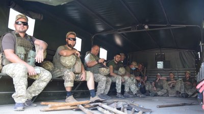 На Луганщині для ліквідації пожеж залучили військових На Луганщині для ліквідації пожеж залучили військових