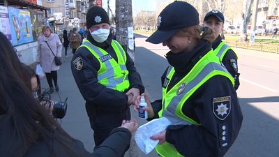 У Миколаєві розпочало діяти обмеження перевезення пасажирів у міському транспорті У Миколаєві розпочало діяти обмеження перевезення пасажирів у міському транспорті