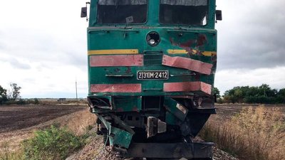 Локомотив зіткнувся з автомобілем. На Миколаївщині сталася ДТП