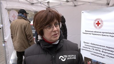 Експрес-тестування у центрі Луцька: людей перевіряли на туберкульоз Експрес-тестування у центрі Луцька: людей перевіряли на туберкульоз