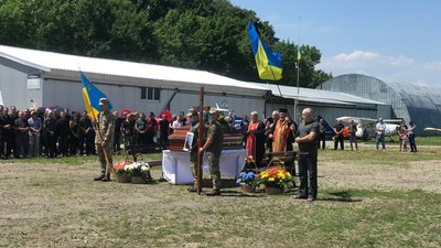 У Коломиї прощаються з пілотом Ігорем Табанюком, який загинув в авіакатастрофі
