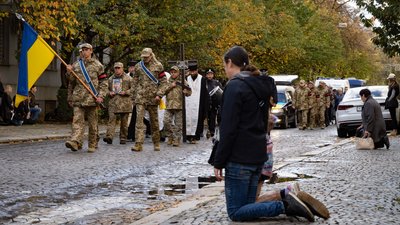 В Ужгороді попрощалися з полеглим захисником Андрієм Маричем В Ужгороді попрощалися з полеглим захисником Андрієм Маричем