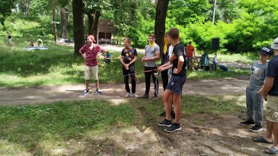 На Житомирщині влаштували "Eco fish picnic" – діти та дорослі прибирали узбережжя водосховища На Житомирщині влаштували "Eco fish picnic" – діти та дорослі прибирали узбережжя водосховища