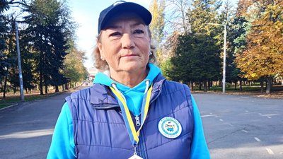 22 тис. кроків щодня. Жителька Кривого Рогу встановила рекорд на всеукраїнському ультрамарафоні зі скандинавської ходьби