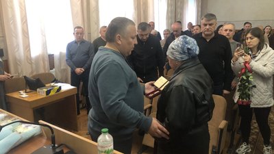Загиблих на війні військовослужбовців з Черкащини нагородили державними нагородами