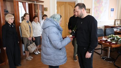 Воїнів з Хмельниччини посмертно нагородили відзнаками, серед яких орден "За мужність" III ступеня, медалі "За військову службу Україні" і "Захиснику Вітчизни" Воїнів з Хмельниччини посмертно нагородили відзнаками, серед яких орден "За мужність" III ступеня, медалі "За військову службу Україні" і "Захиснику Вітчизни"