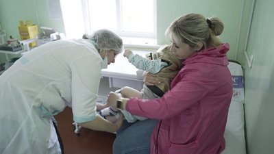 Вакцина проти кашлюка, дифтерії та правця: як щеплюють дітей на Вінниччині Вакцина проти кашлюка, дифтерії та правця: як щеплюють дітей на Вінниччині