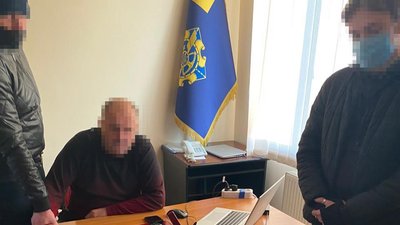 На Буковині керівника Укртрансбезпеки підозрюють у вимаганні хабарів – поліція