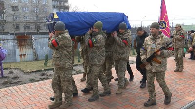 "Був людиною-віддушиною": у Сумах попрощались із 46-річним оборонцем України Володимиром Устименком "Був людиною-віддушиною": у Сумах попрощались із 46-річним оборонцем України Володимиром Устименком