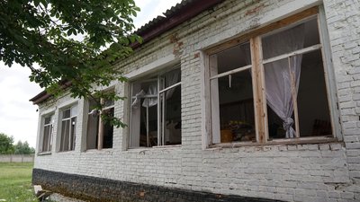 "Це нелюди, які здатні з дітьми отаке витворяти". Працівники інтернату у Білопіллі розповіли про обстріл закладу "Це нелюди, які здатні з дітьми отаке витворяти". Працівники інтернату у Білопіллі розповіли про обстріл закладу