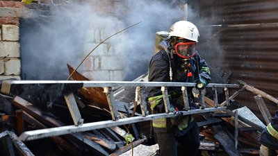 У Центральному районі Миколаєва горіли господарчі споруди