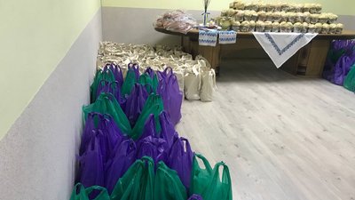 Паски і продуктові набори Паски і продуктові набори