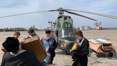 Священики УПЦ МП пролетіли над Запоріжжям з молитвами проти коронавірусу