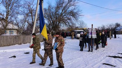 На Чернігівщині в останню путь провели двох військових ЗСУ: Олександра Пасічника та Валерія Повода