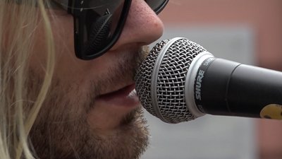Перейшов на українську та допомагає ЗСУ. Історія вуличного музиканта з Одещини Євгенія Пельтека Перейшов на українську та допомагає ЗСУ. Історія вуличного музиканта з Одещини Євгенія Пельтека