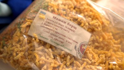"Сухі страви" для оборонців готують волонтерки з Вінниччини