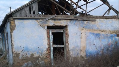 Будинок після обстрілів, 8 січня 2024 року. Будинок після обстрілів, 8 січня 2024 року.
