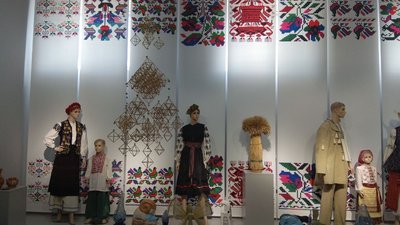 Старовинні костюми, вишиванки та рушники: в Одесі відкрили музей нематеріальної культурної спадщини Старовинні костюми, вишиванки та рушники: в Одесі відкрили музей нематеріальної культурної спадщини
