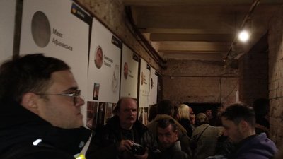 У Києві відбулася виставка майстерні артактивізму "Херсон зсередини та ззовні" У Києві відбулася виставка майстерні артактивізму "Херсон зсередини та ззовні"