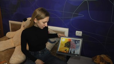 Акторка житомирського театру під час карантину навчилася писати картини