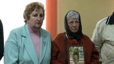 Рідні Діани Петрук у залі суду Рідні Діани Петрук у залі суду