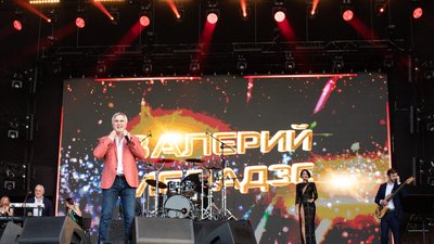 Фотозвіт. Як на Атласі виступили Kazka, Tvorchy, Меладзе, Brainstorm та Верка Сердючка Фотозвіт. Як на Атласі виступили Kazka, Tvorchy, Меладзе, Brainstorm та Верка Сердючка
