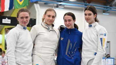 Фехтувальниці зі Львівщини стали переможницями юніорського Кубка світу