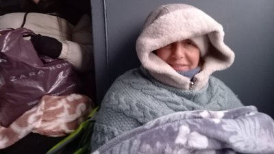 Подружжя з Харкова в евакуаційному потязі до Тернополя