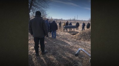 "Я все одно на роботу": історія 43-річного фермера з Чернігівщини, якого росіяни розстріляли із БТРа "Я все одно на роботу": історія 43-річного фермера з Чернігівщини, якого росіяни розстріляли із БТРа
