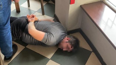 Вимагали неіснуючі борги: на Закарпатті затримали раніше судимого чоловіка зі спільниками Вимагали неіснуючі борги: на Закарпатті затримали раніше судимого чоловіка зі спільниками