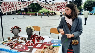 "Коло молодих митців" – у Житомирі презентували свої роботи майстри з 14 регіонів України "Коло молодих митців" – у Житомирі презентували свої роботи майстри з 14 регіонів України