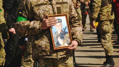 "Ми молили Бога до останнього": на Одещині простилися із загиблими військовослужбовцями "Ми молили Бога до останнього": на Одещині простилися із загиблими військовослужбовцями