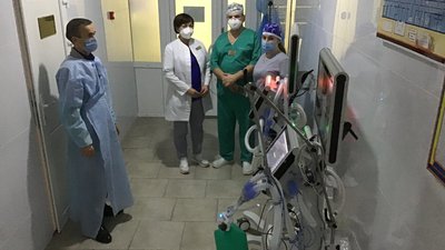Лікарня отримала два нових апарати штучної вентиляції легень на загальну суму 1 мільйон 284 тисяч гривень. Фото: Хмельницька ОДА