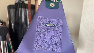 Сумки зі шкіри, які не повторюються: дизайнерка з Луцька розповіла про свої роботи Сумки зі шкіри, які не повторюються: дизайнерка з Луцька розповіла про свої роботи