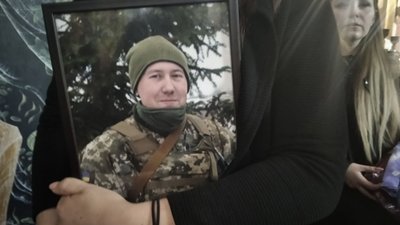 У Житомирі попрощалися з офіцером штабу командування десантно-штурмових військ Вячеславом Дворніцьким У Житомирі попрощалися з офіцером штабу командування десантно-штурмових військ Вячеславом Дворніцьким