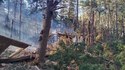 По прикордонному населеному пункту Очкине на Сумщині військові РФ завдали два ракетних удари По прикордонному населеному пункту Очкине на Сумщині військові РФ завдали два ракетних удари
