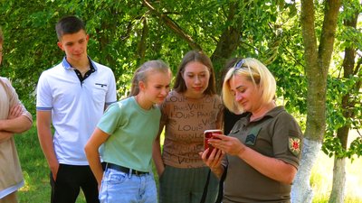 на Вінниччині колишня військовополонена проводить майстер-клас з тактичної медицини для учнів на Вінниччині колишня військовополонена проводить майстер-клас з тактичної медицини для учнів