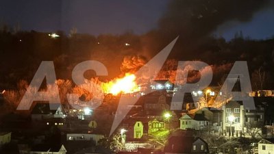 В кількох регіонах Росії пролунали вибухи та спалахнула пожежа: що відомо В кількох регіонах Росії пролунали вибухи та спалахнула пожежа: що відомо