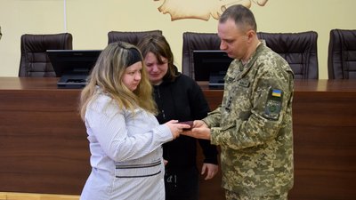 Родинам загиблих прикордонників вручили їх посмертні нагороди
