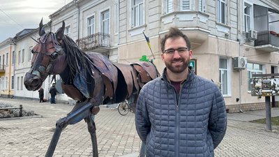 волонтер з Америки Майкл Бем волонтер з Америки Майкл Бем