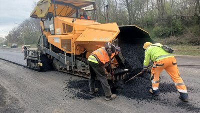 Ремонт доріг на Волині: де тривають роботи та скільки грошей на це виділили Ремонт доріг на Волині: де тривають роботи та скільки грошей на це виділили