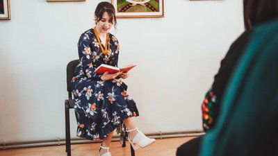Більше мільйона переглядів. Прикарпатка створює оповідки про сільське життя Більше мільйона переглядів. Прикарпатка створює оповідки про сільське життя