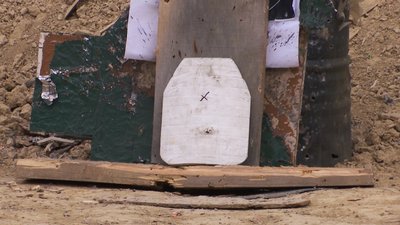На Вінницькому полігоні випробували пластини для бронежилетів На Вінницькому полігоні випробували пластини для бронежилетів